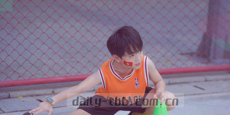 V4版本发布概念海报，深蓝与荧光绿构成画面视觉